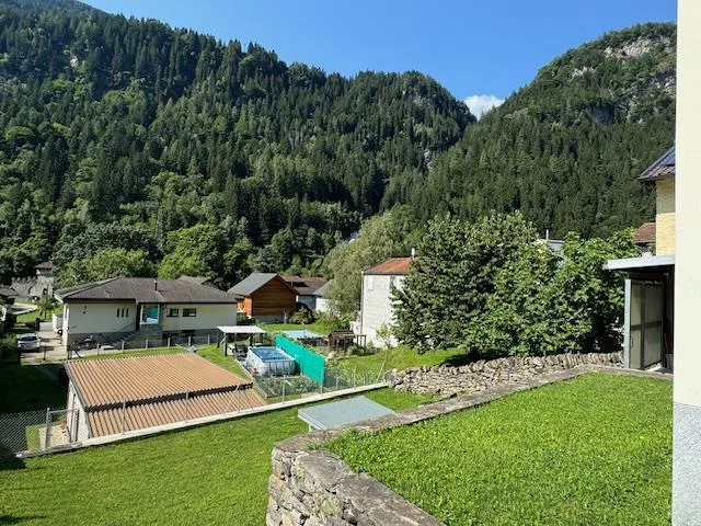 Davanti alla cascata della Piumogna: casa unica a FAIDO