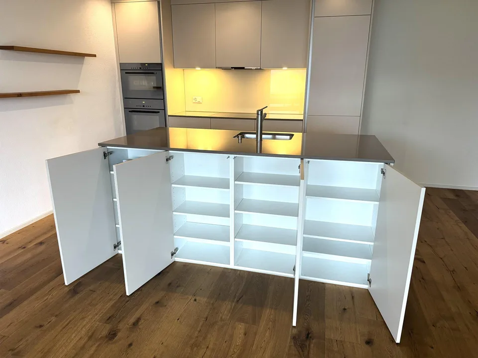 Helle 3.5 Zimmer Wohnung mit Sicht auf Berge zu verkaufen!