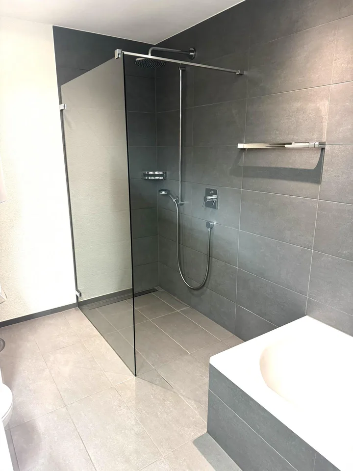 Bel appartement de 3,5 pièces, lumineux, au 1er étage avec vue sur les montagnes cherche un nouveau propriétaire – photo 7 sur 31
