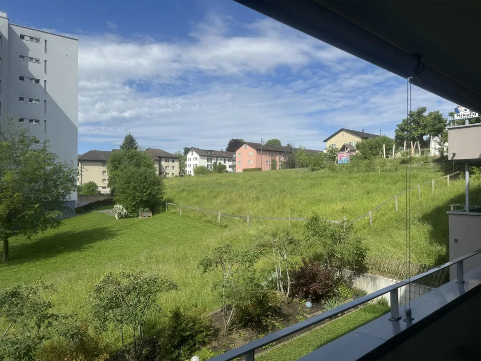 Bel appartement de 3,5 pièces, lumineux, au 1er étage avec vue sur les montagnes cherche un nouveau propriétaire – photo 20 sur 31