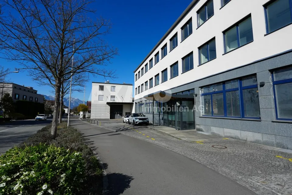 Attraktive Gewerbeimmobilie mit vielseitigen Nutzungsmöglichkeiten ...