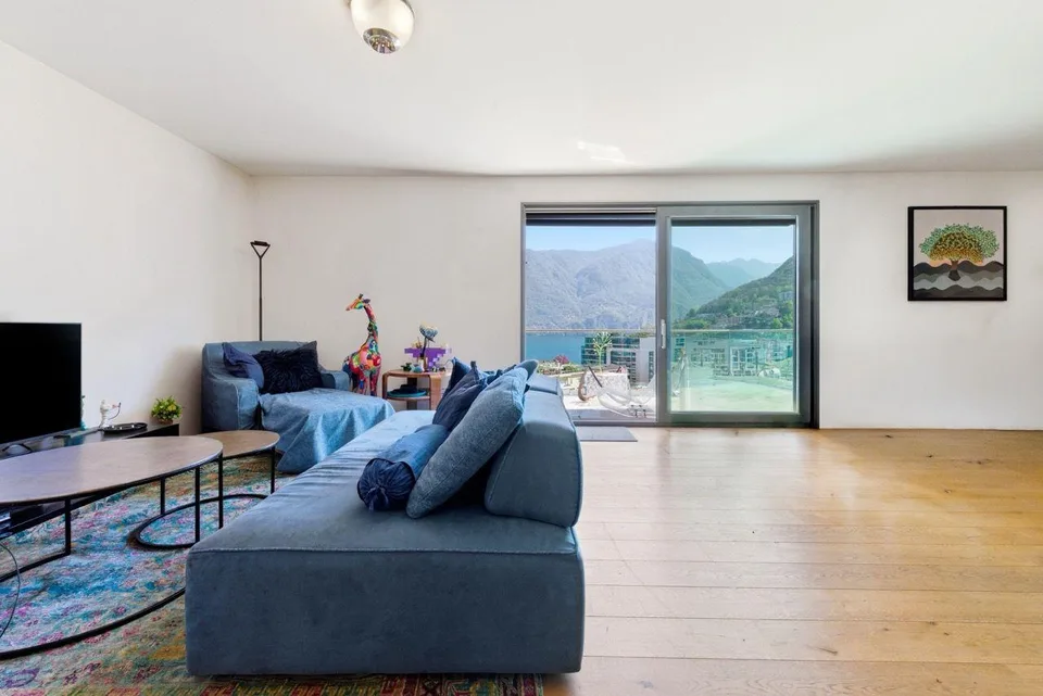 Esclusivo attico con rooftop panoramico e vista lago mozzafiato | E...