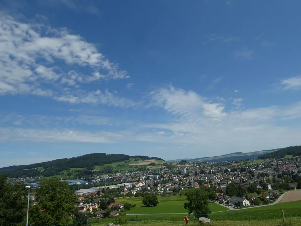 Bauland mit bewilligten Einfamilienhaus und Pool