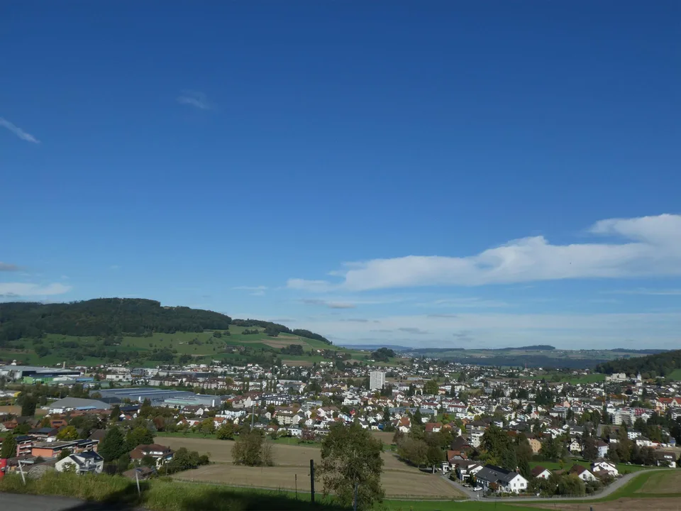 Bauland mit bewilligten Einfamilienhaus und Pool