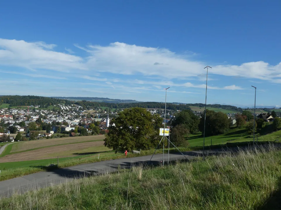 Bauland mit bewilligten Einfamilienhaus und Pool
