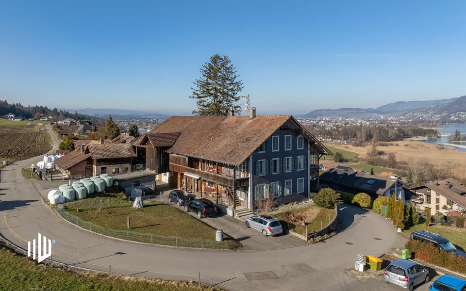 ImmoWyss -  Bauernhaus in Toplage mit traumhafter Aussicht