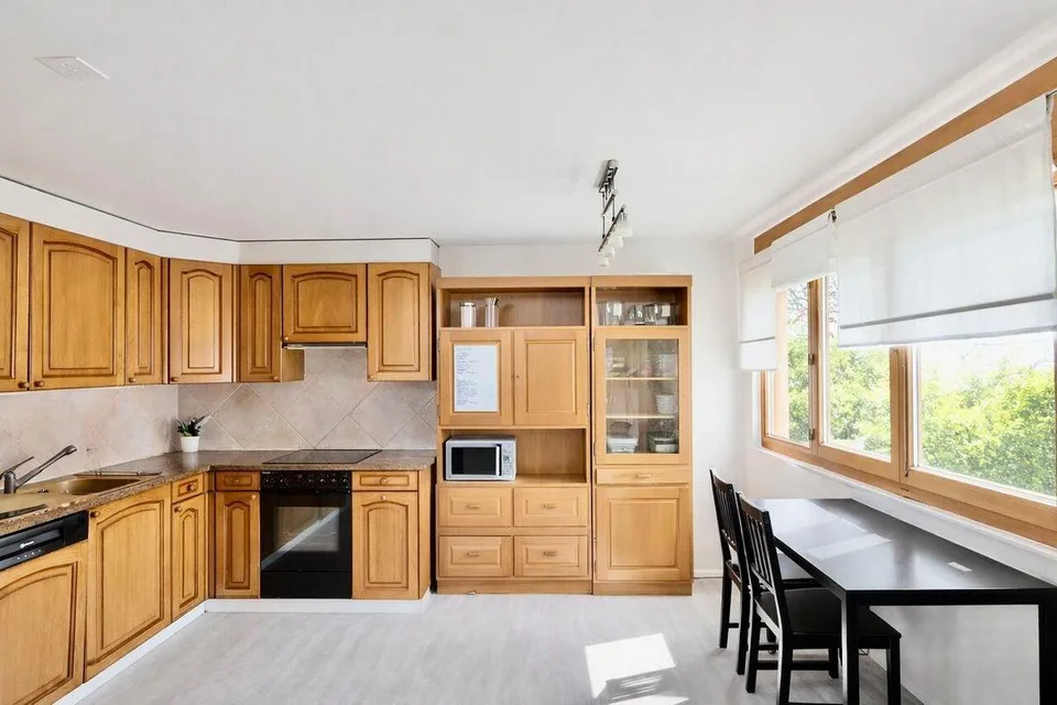 MAISON INDIVIDUELLE AVEC PANORAMA À COUPER LE SOUFFLE SUR LA PLAINE