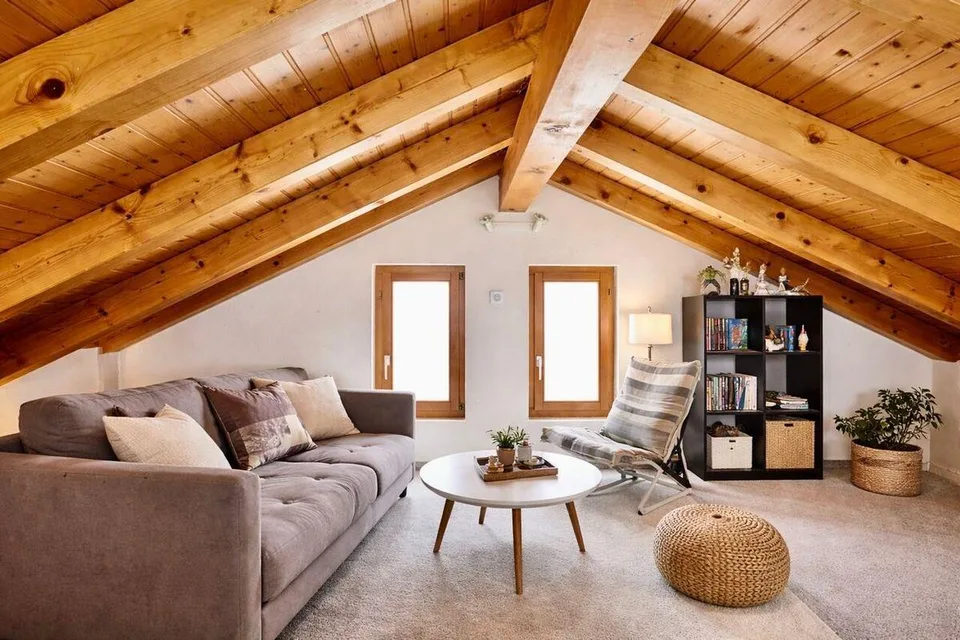 MAISON INDIVIDUELLE AVEC PANORAMA À COUPER LE SOUFFLE SUR LA PLAINE