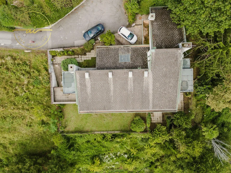 PRESTIGIOSA VILLA CON VISTA PANORAMICA A MORBIO