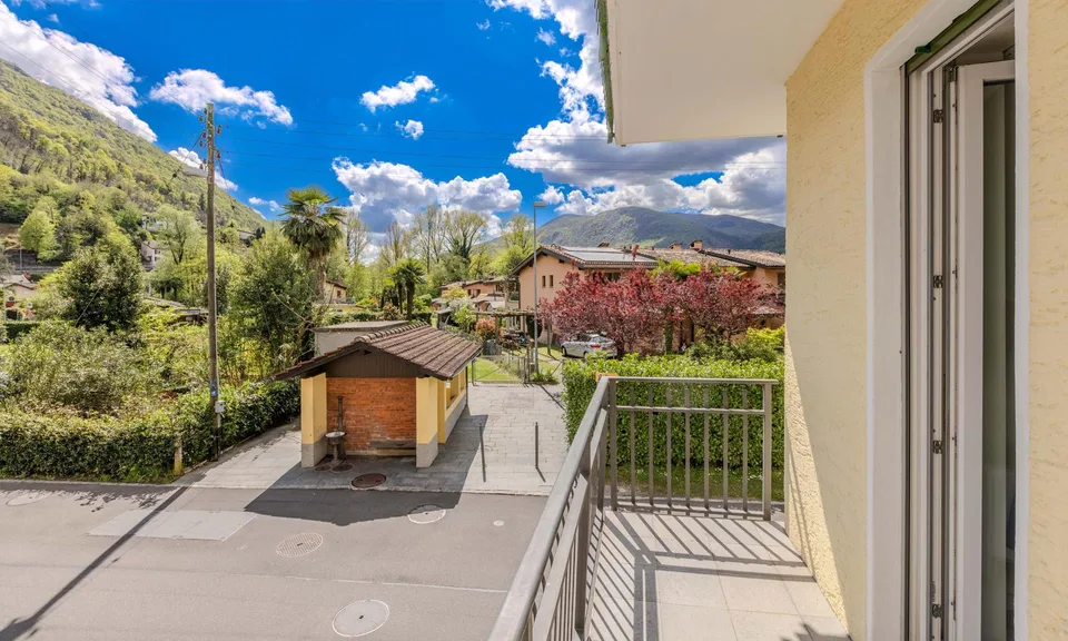 OCCASIONE - AMPIO 3.5 LOCALI CON BALCONE A LUGANO FIGINO
