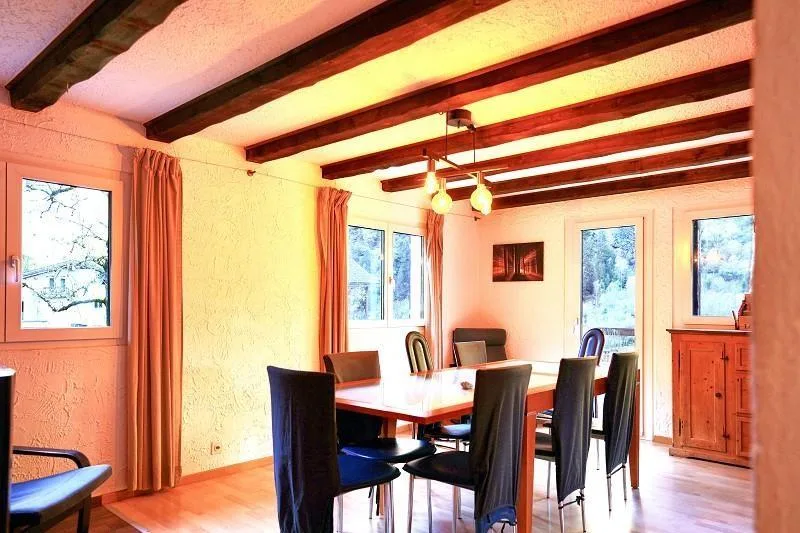 5 1/2-Zimmer-Chalet mit grossem Umschwung an sehr ruhiger, sonniger...