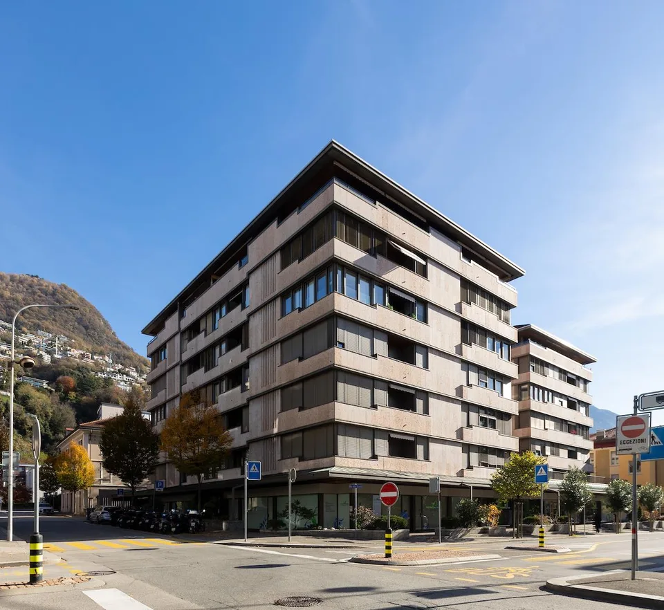 Attico elegante con vista parziale sul lago di Lugano – photo 10 of 10