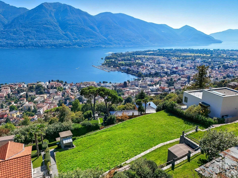Bauland mit 180° See-und Fernsicht / Terreno edificabile con vista ...