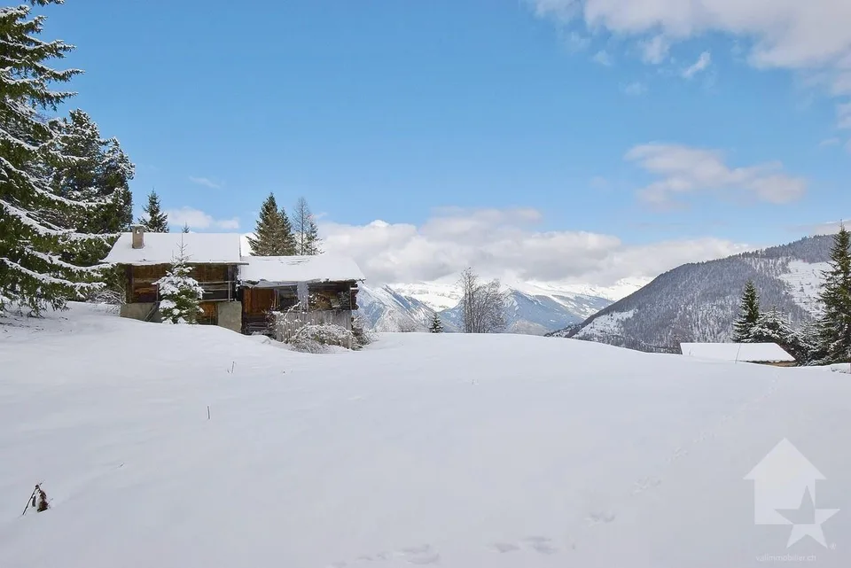 Magnifique emplacement à la montagne avec une vue splendide