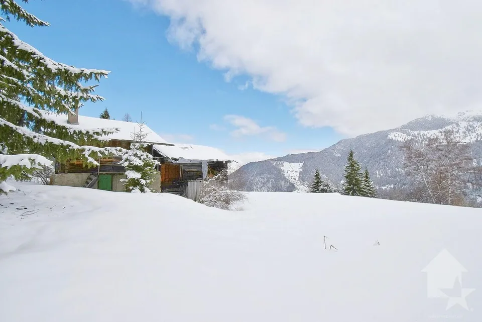 Magnifique emplacement à la montagne avec une vue splendide