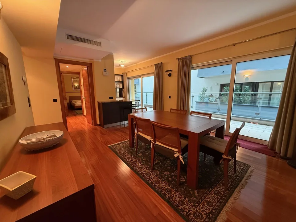 "Elegante appartamento 2.5 locali con balcone a Lugano"