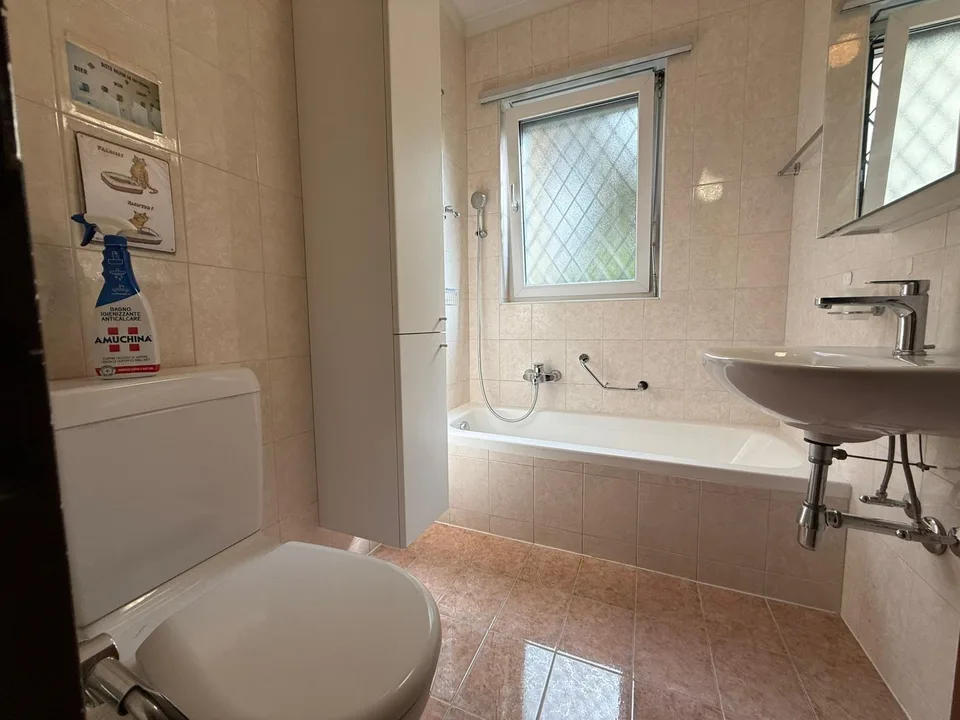 "Comodo appartamento 3.5 locali con piscina a Lugano"
