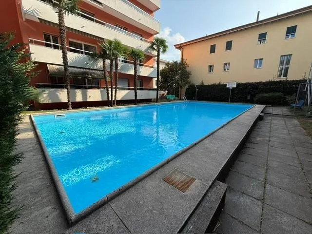 "Comodo appartamento 3.5 locali con piscina a Lugano"