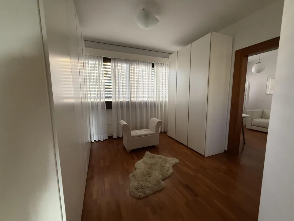 "Elegante appartamento 4.5 locali a Lugano Cassarate"