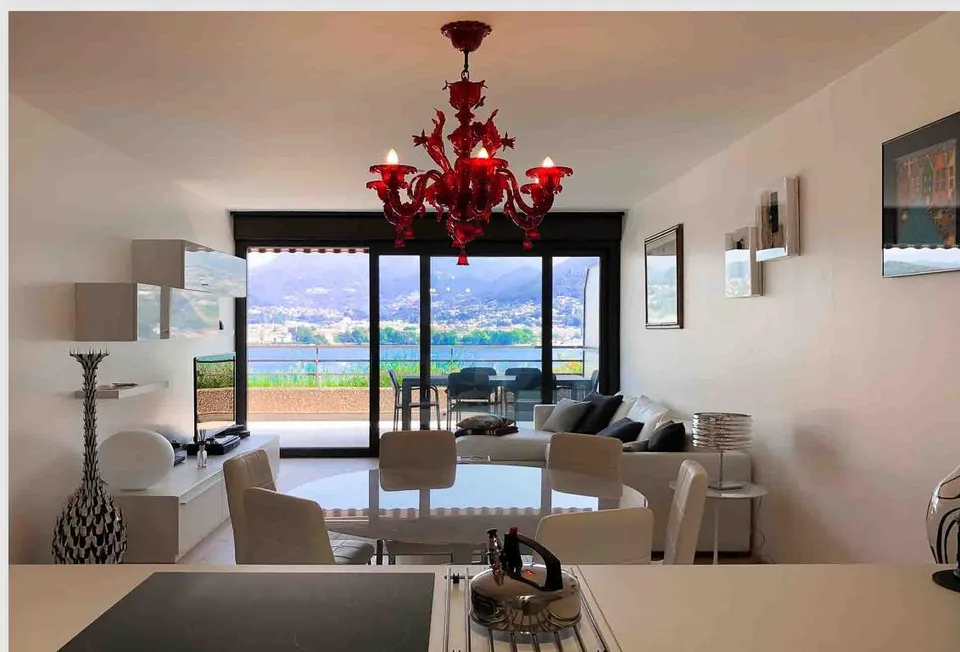"Splendido appartamento 3.5 locali con vista lago a Paradiso"