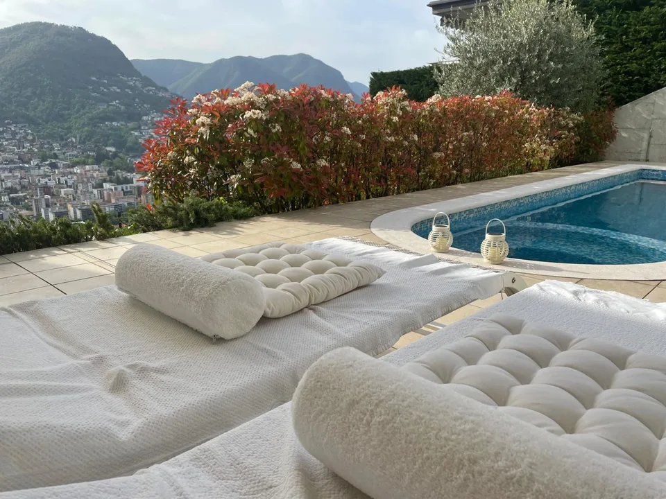 "Splendido appartamento 4.5 locali con piscina privata e vista Lago"
