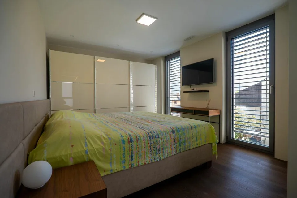ZU VERKAUFEN IN MINUSIO - moderne Zweifamilienvilla mit Seeblick – foto 23 di 26
