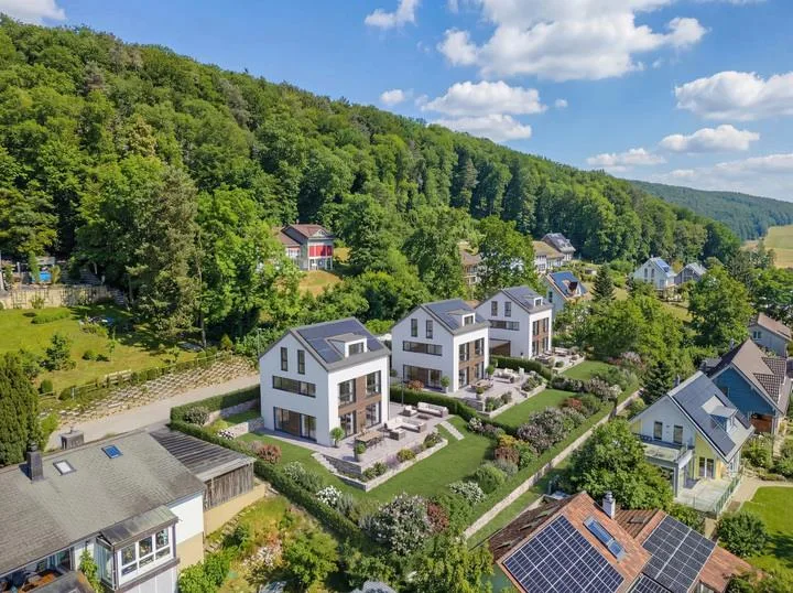 PREISWERTES BAULAND FÜR FREISTEHENDES EINFAMILIENHAUS