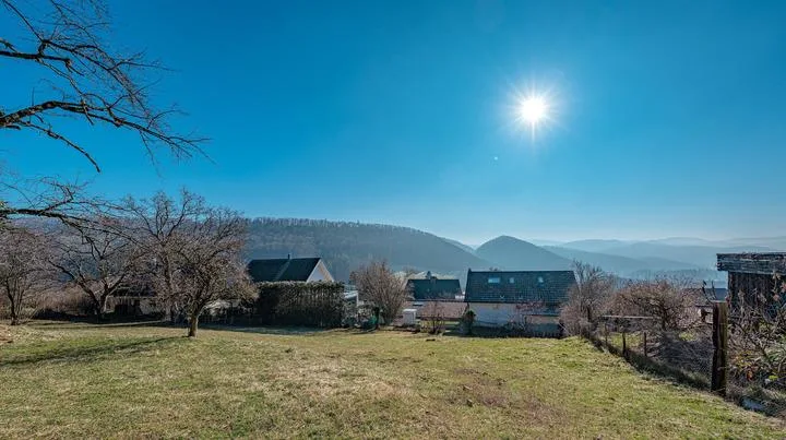 PREISWERTES BAULAND FÜR FREISTEHENDES EINFAMILIENHAUS