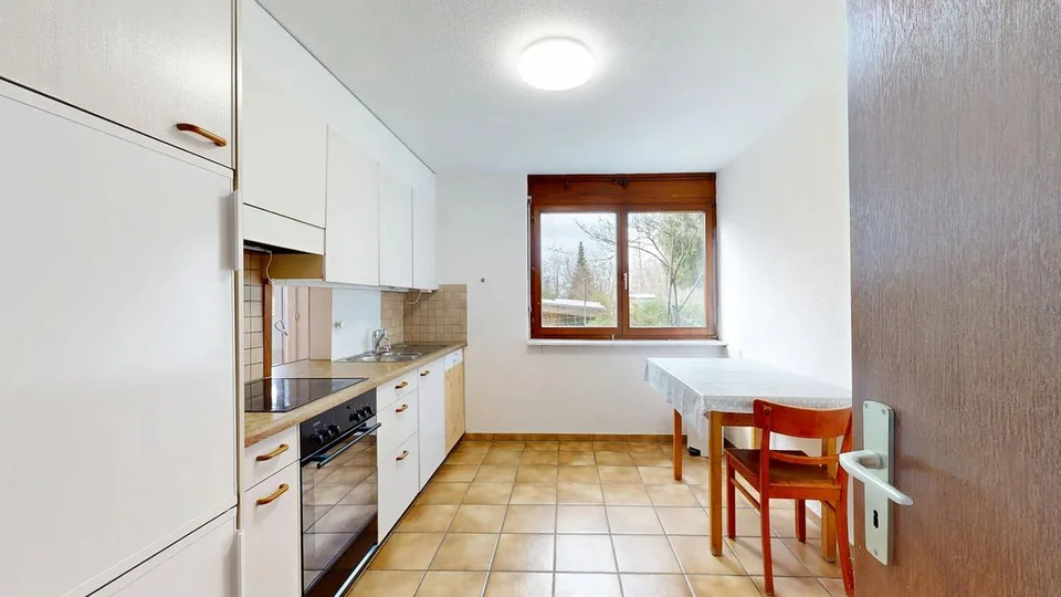 Familienfreundliches 5.5-Zimmer-Reiheneckhaus mit Einstellhallenplatz