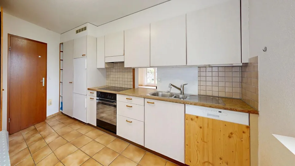 Familienfreundliches 5.5-Zimmer-Reiheneckhaus mit Einstellhallenplatz