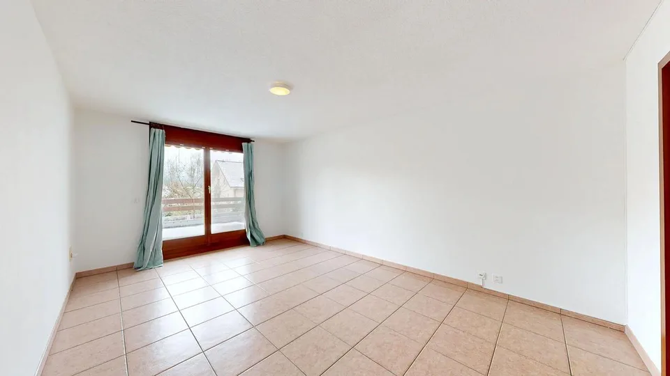 Familienfreundliches 5.5-Zimmer-Reiheneckhaus mit Einstellhallenplatz