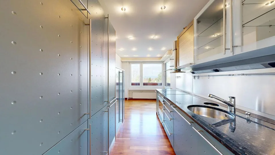 Spannende 4-Zimmer-Wohnung im Baurecht mit Einstellhallenplatz