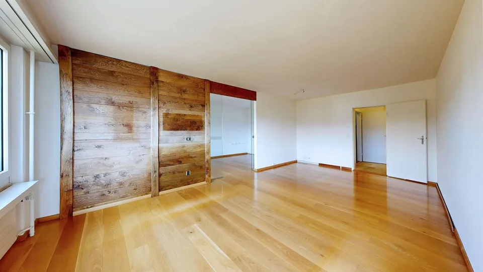 Spannende 4-Zimmer-Wohnung im Baurecht mit Einstellhallenplatz