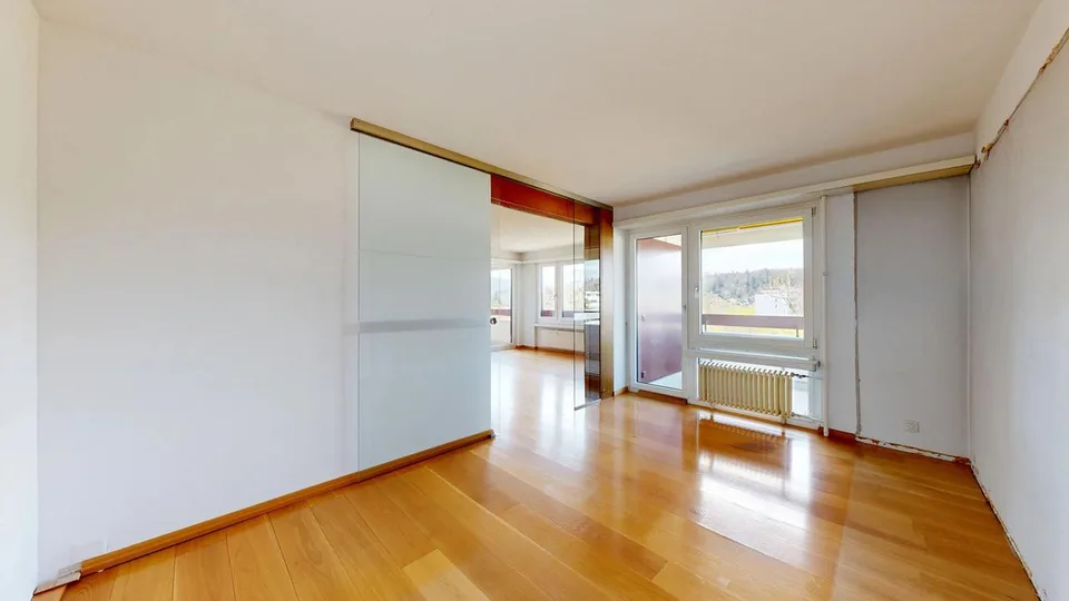 Spannende 4-Zimmer-Wohnung im Baurecht mit Einstellhallenplatz