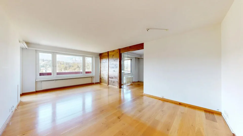 Spannende 4-Zimmer-Wohnung im Baurecht mit Einstellhallenplatz