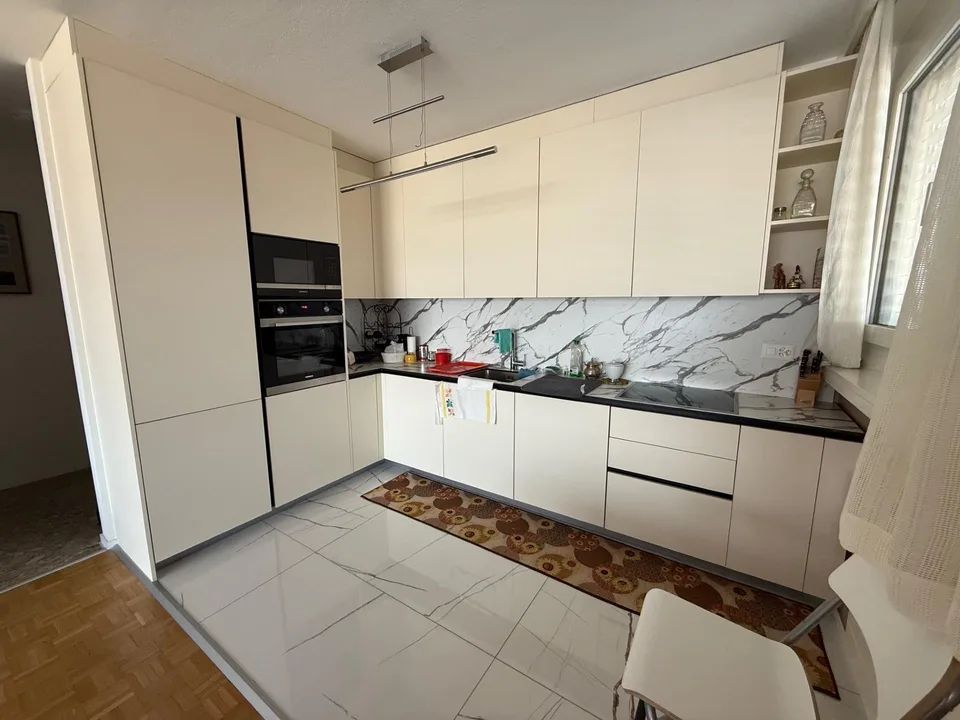 "Splendido appartamento 4.5 locali con vista panoramica a Paradiso"