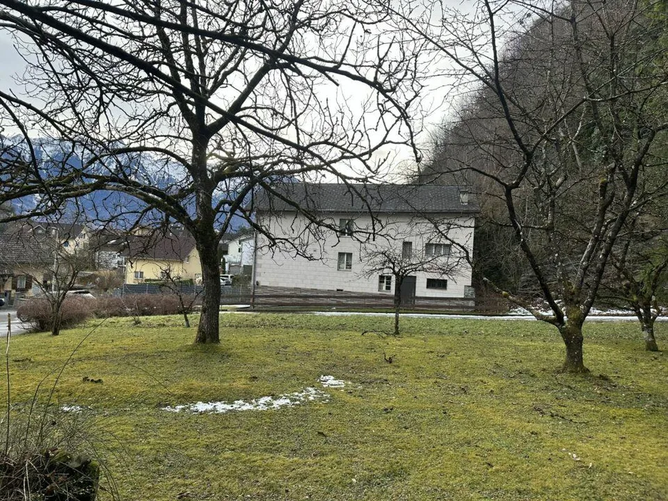 787 m2 Bauland in der Dorfkernzone Sevelen mit altem Wohnhaus und S...