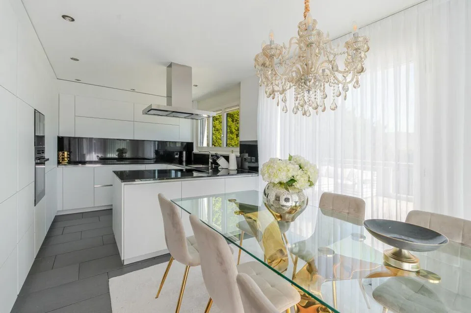 Moderne Wohnperle - freistehendes 6.5 Z' EFH mit Pool, Sauna und Wh...
