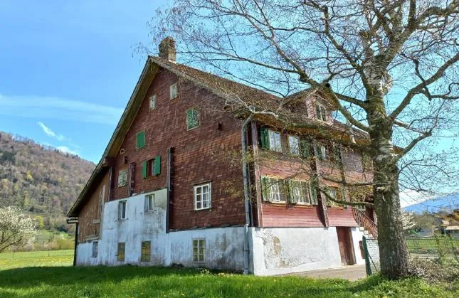 Historisches Wohnhaus von 1619 – seltenes Liebhaberobjekt in Arth