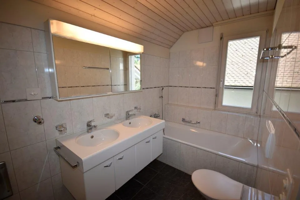 Maisonettewohnung mit Terrasse im Dorfkern von Walchwil – Foto 8 von 9