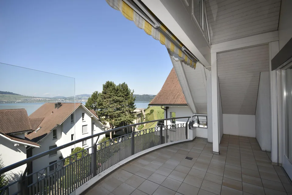 Maisonettewohnung mit Terrasse im Dorfkern von Walchwil – Foto 6 von 9