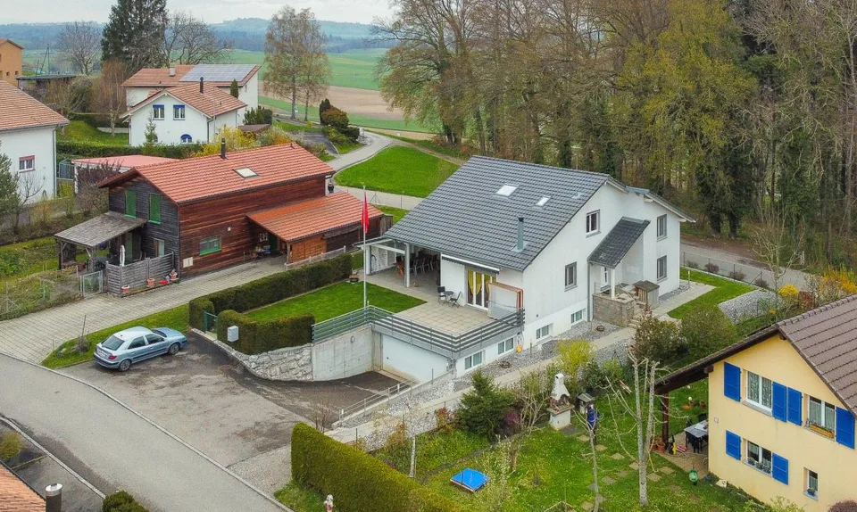 Corjolens: große Villa mit 6,5 Zimmern und unabhängigen 2,5 Zimmern