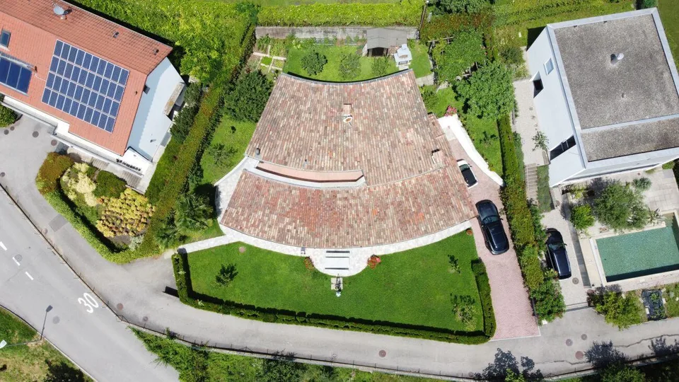 Bella villa con giardino e vista aperta sui vigneti | Schöne Villa ...