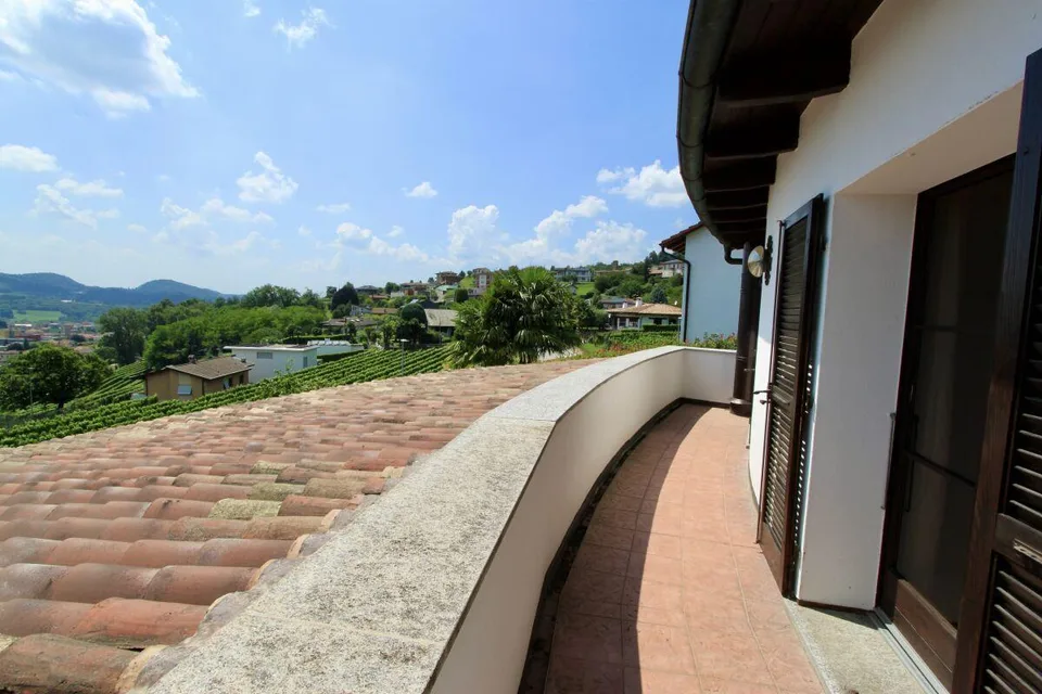 Schöne Villa mit Garten und freiem Blick auf die Weinberge | Nice V... – Foto 18 von 19