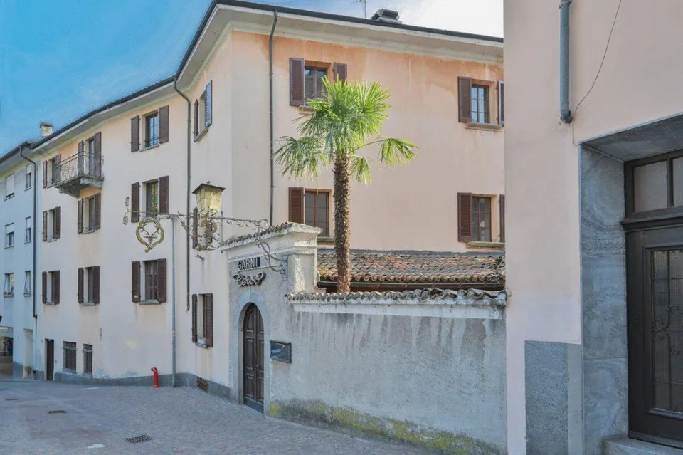 Ex Garni nel rinomato centro storico della città | Ehemaliges Garni...