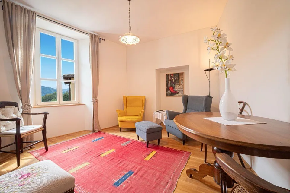 Residenza storica ristrutturata con charme unico | Historic house r...