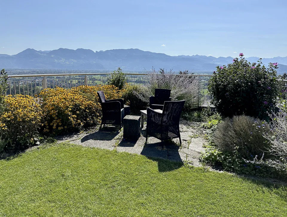 Villa mit unverbaubarer Weitsicht und vielseitigem Nutzungspotenzial