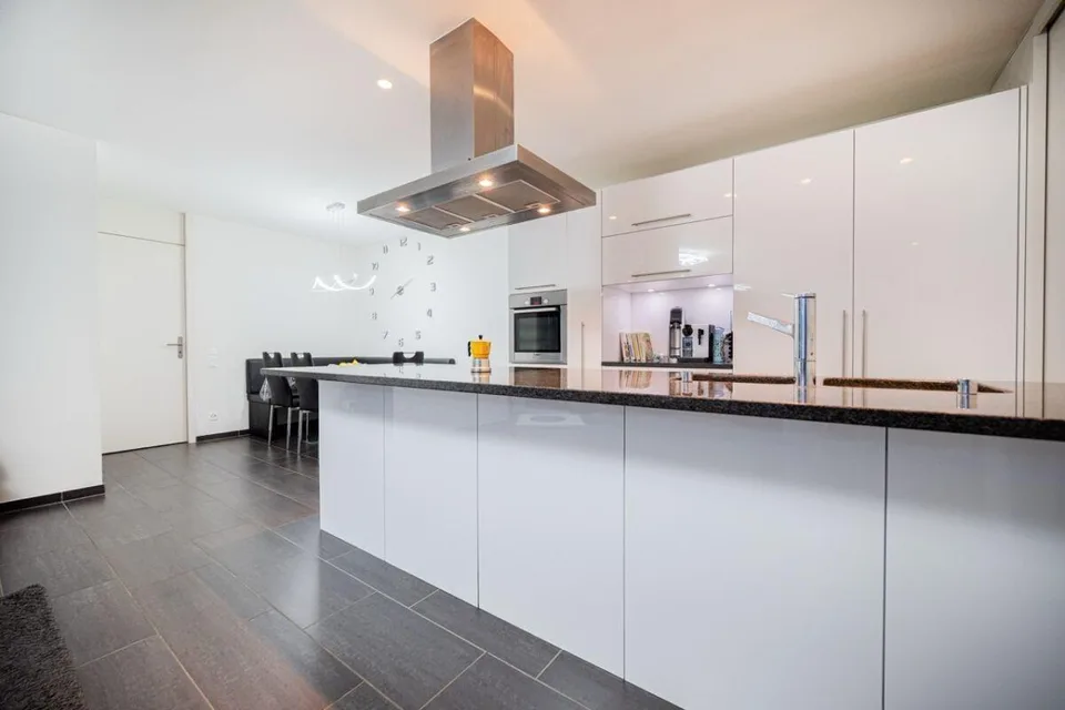 Moderno appartamento con comfort e luminosità | Modern apartment wi...