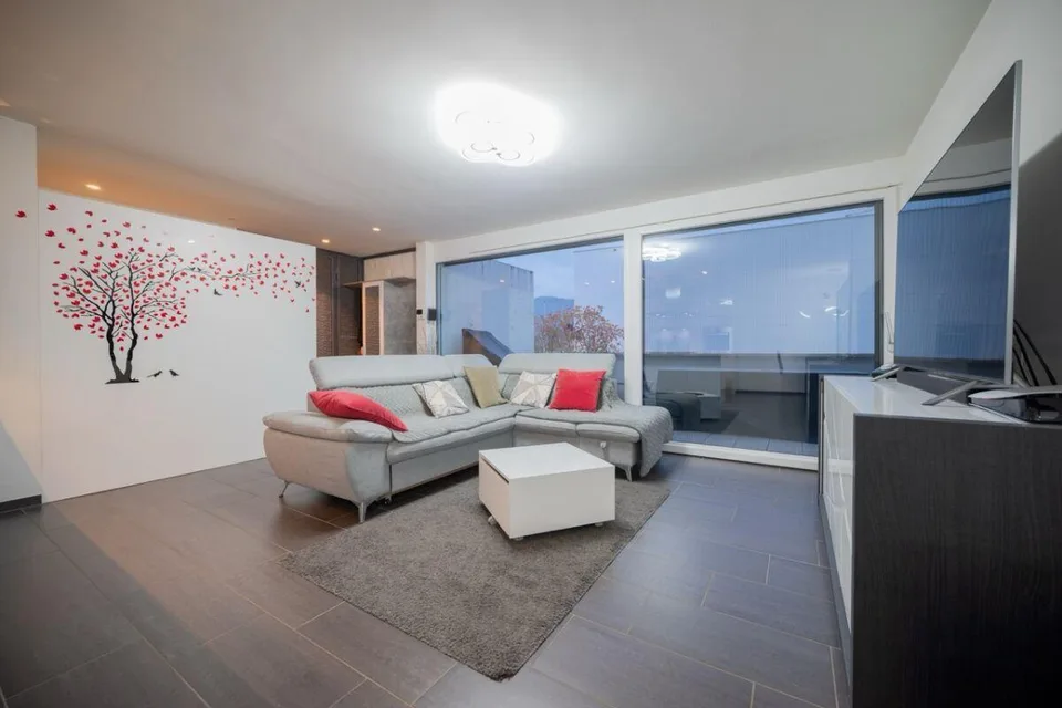 Moderno appartamento con comfort e luminosità | Modern apartment wi...