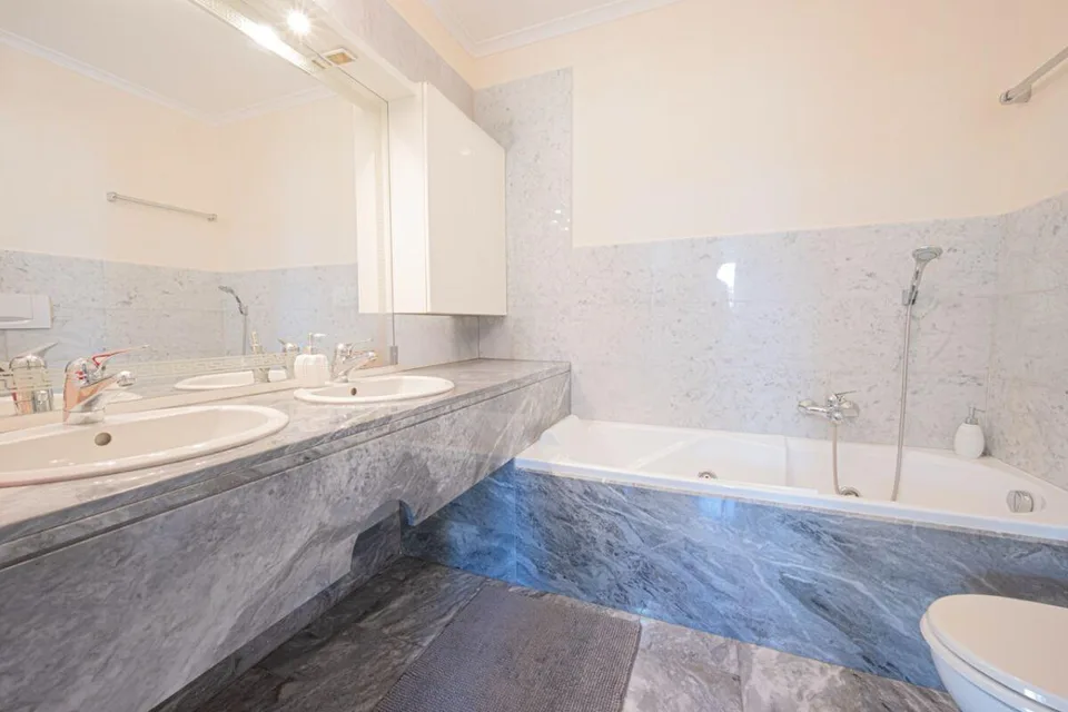 Ampio appartamento duplex con grande giardino e massima privacy a M... – Foto 8 von 11